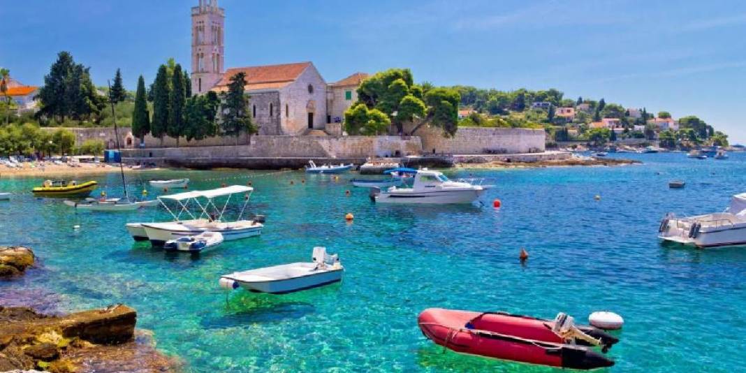 Deniziyle Maldivleri aratmıyor, Türkler vizesiz akın ediyor! Rüya gibi tatilin adresi: Görenlerin dili dolaşıyor! 4